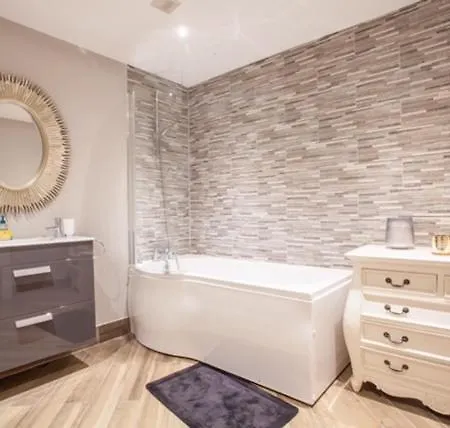 Stylish 2 Bedroom Apartment In Park Circus, West End Glasgow Exterior photo
